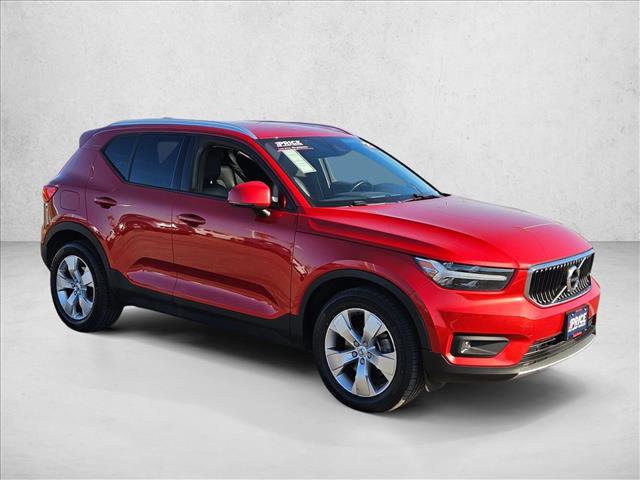 Used 2021 Volvo XC40 T4 Momentum FWD video 3