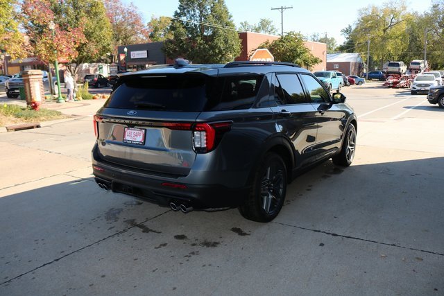 New 2025 Ford Explorer ST image 7