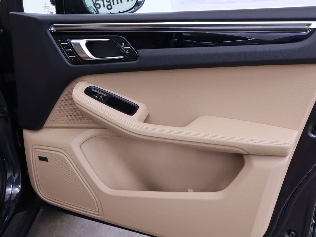 New 2025 Porsche Macan image 29