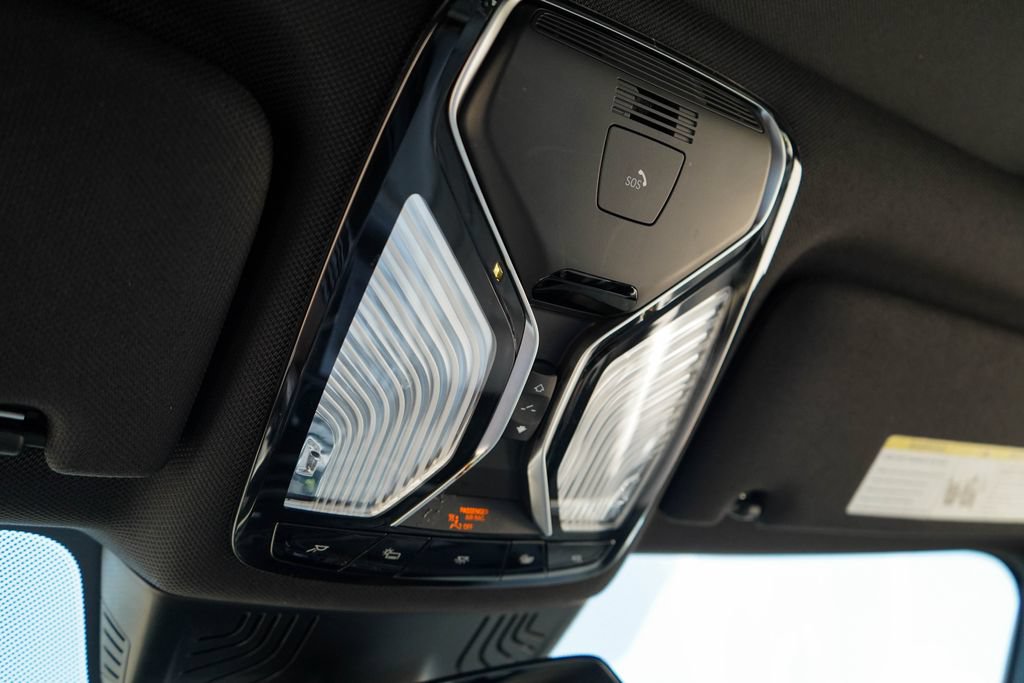 Used 2019 BMW 750i w/ Executive Package RWD image 12