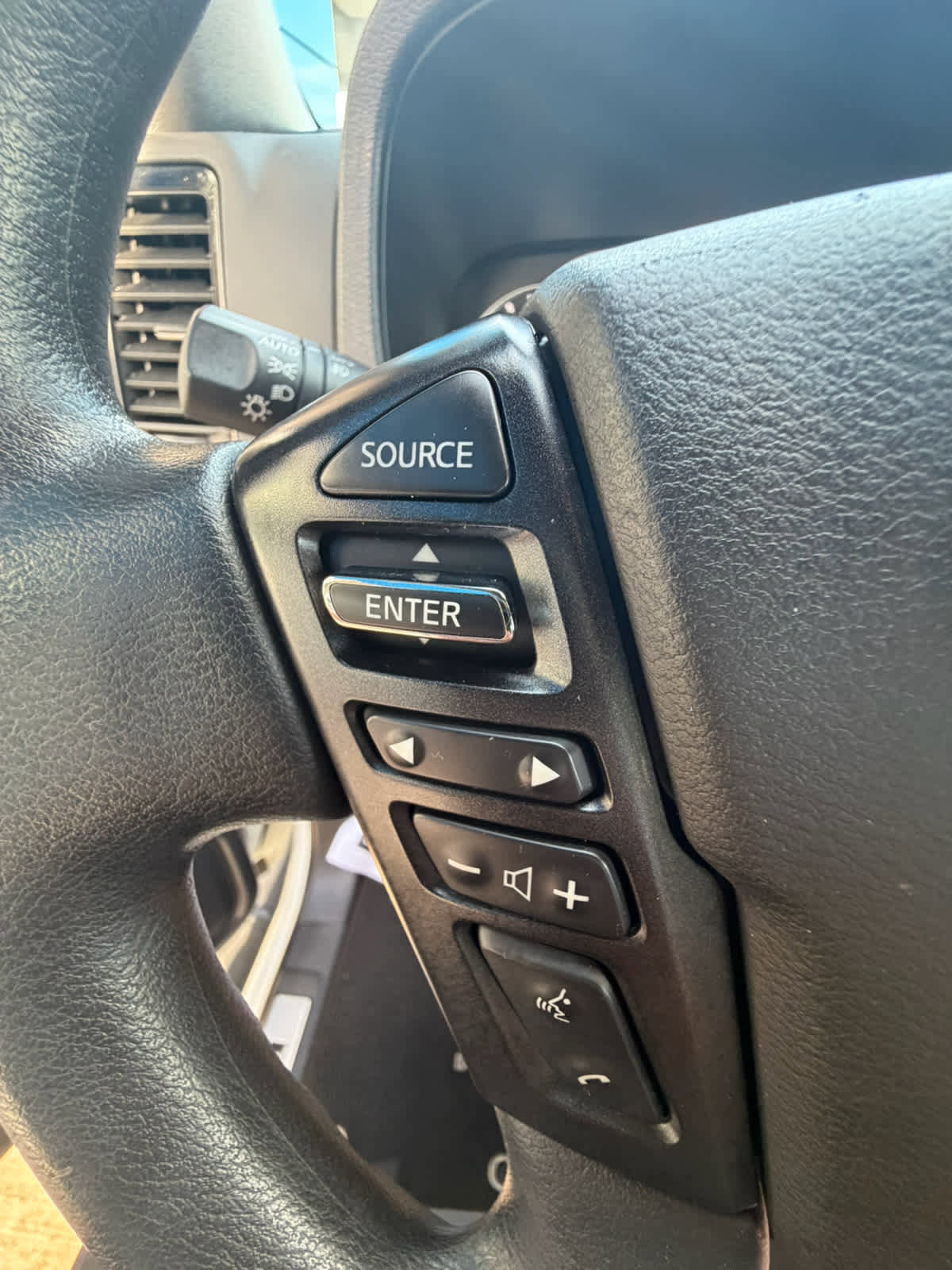 Used 2023 Nissan Frontier SV w/ Midnight Edition Package RWD image 19