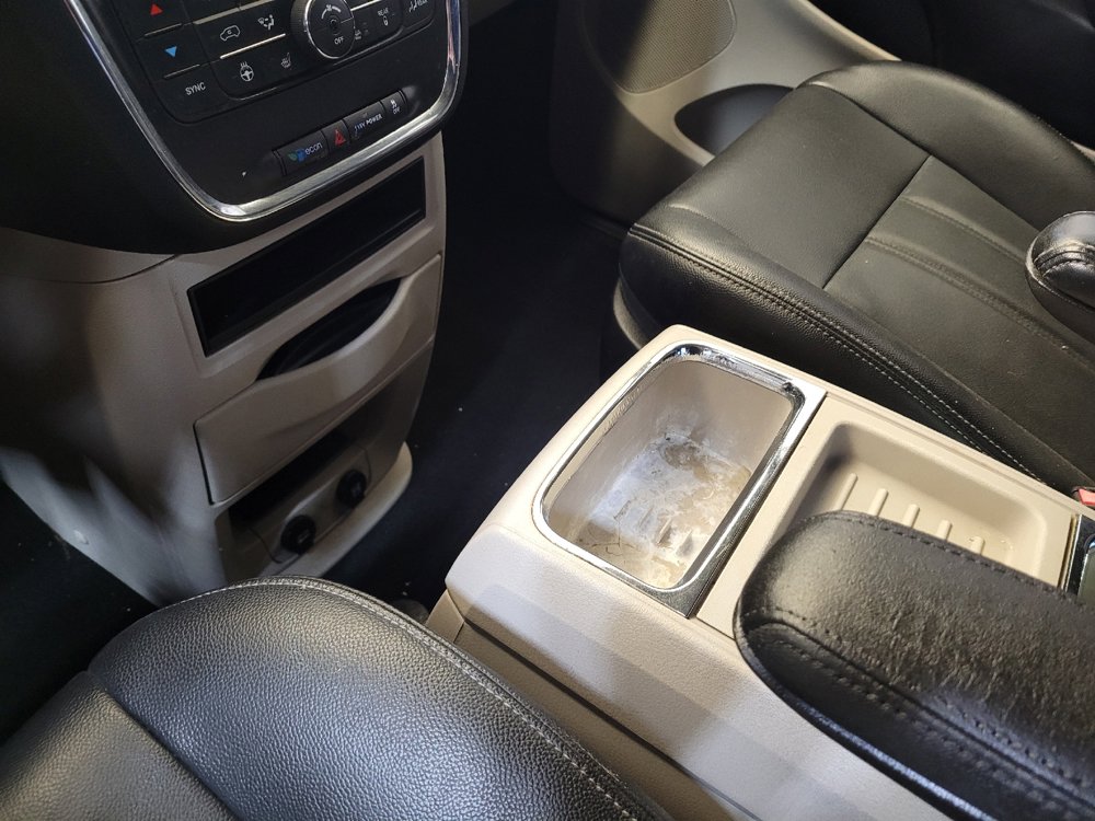 Used 2016 Chrysler Town & Country Touring w/ Driver Convenience Group FWD image 26