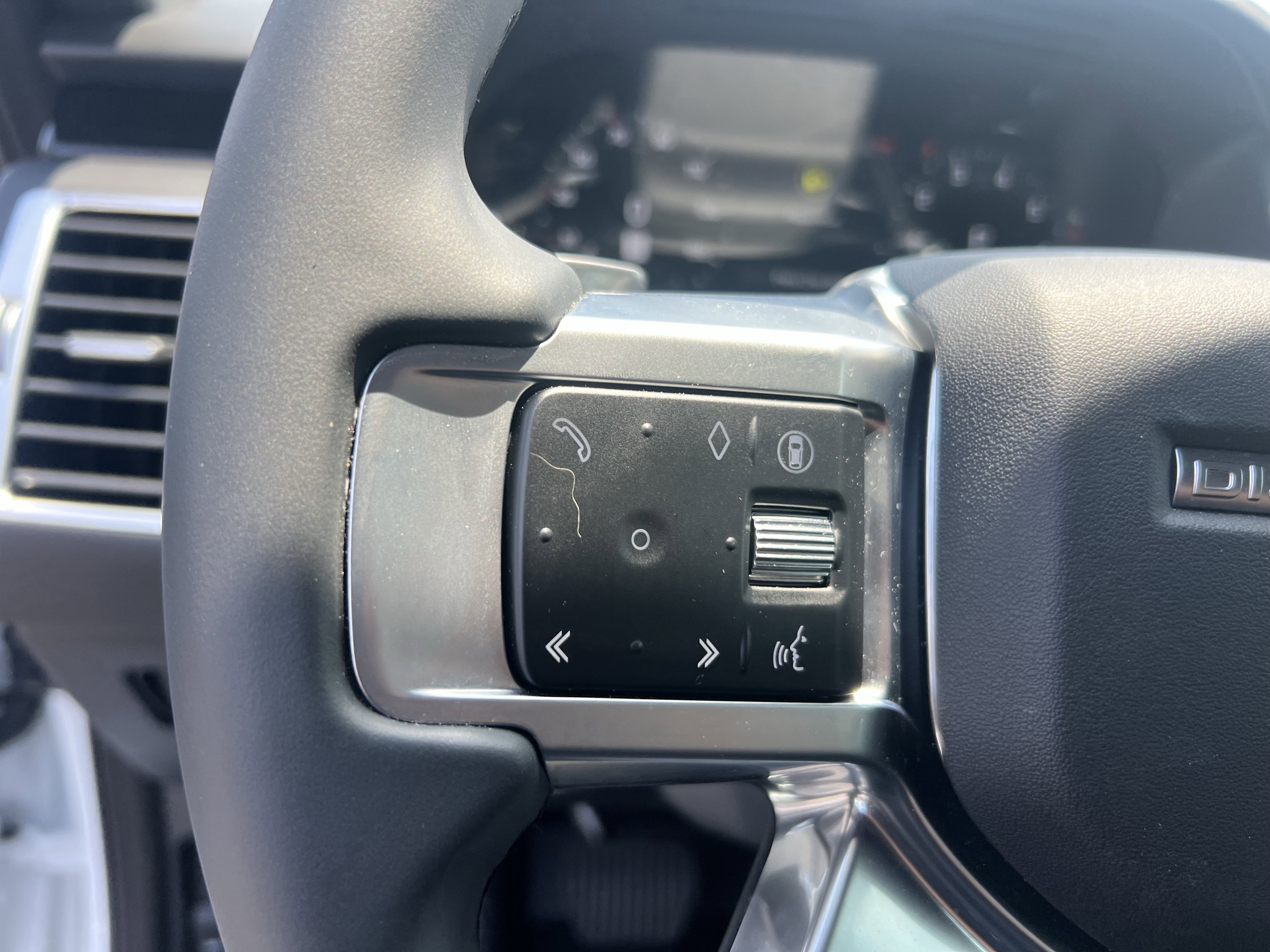 Certified 2025 Land Rover Discovery S AWD/4WD image 22