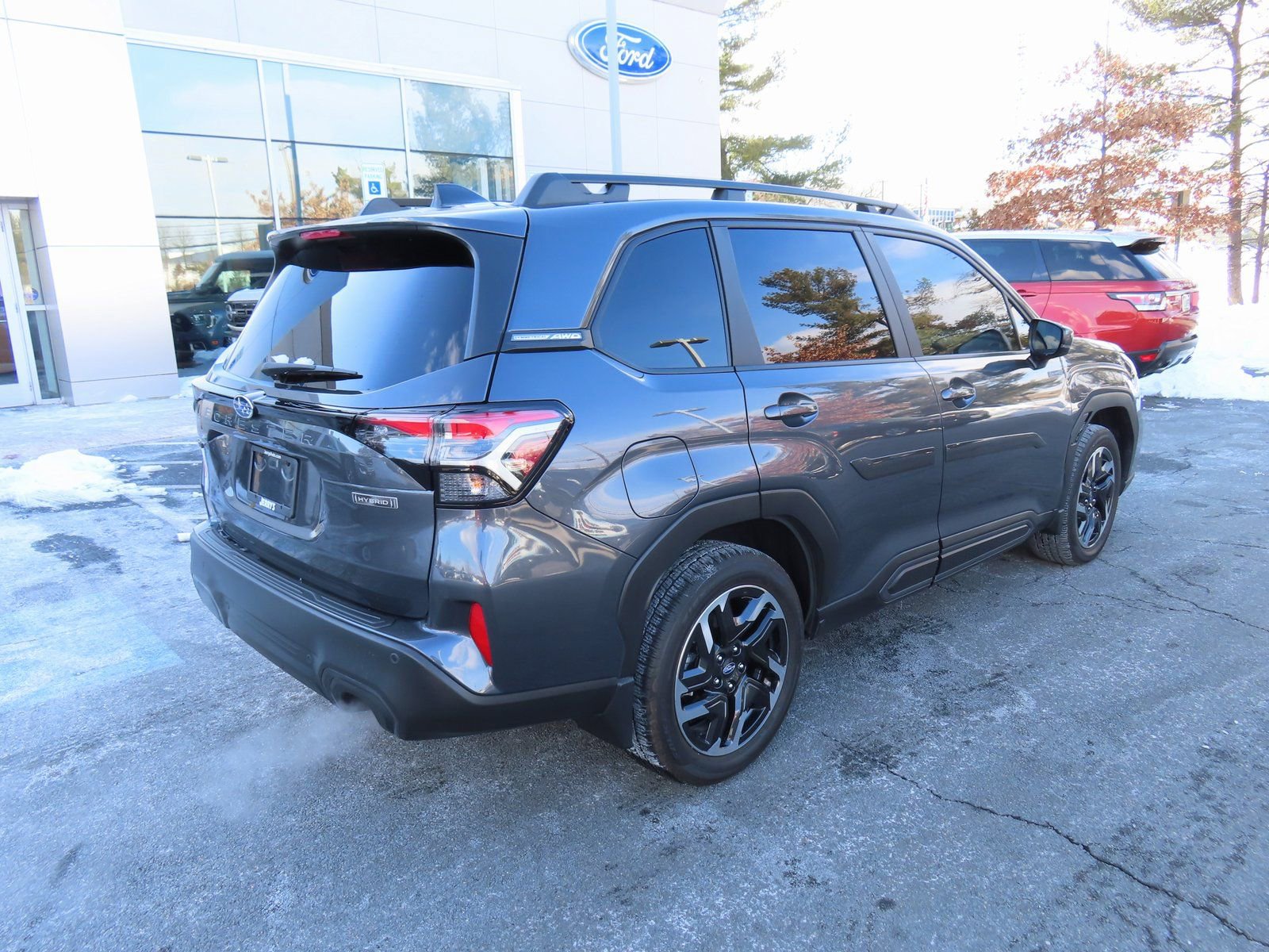 Used 2025 Subaru Forester Limited w/ Popular Package image 4