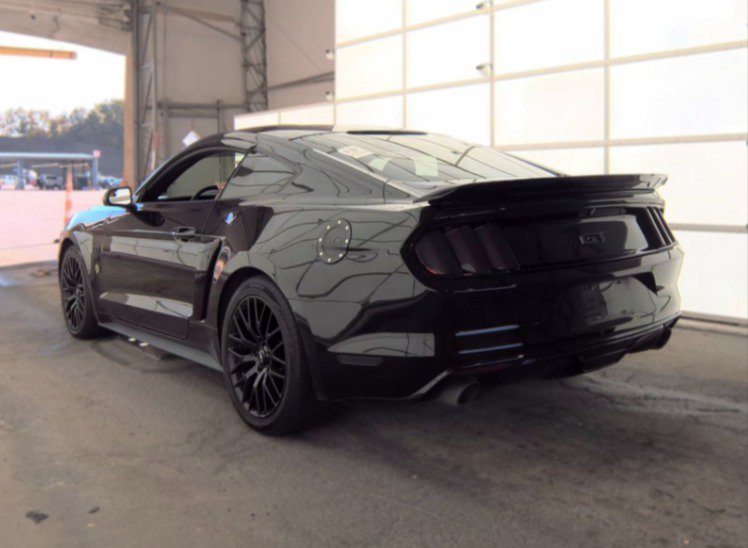 Used 2017 Ford Mustang GT w/ GT Performance Package RWD image 4