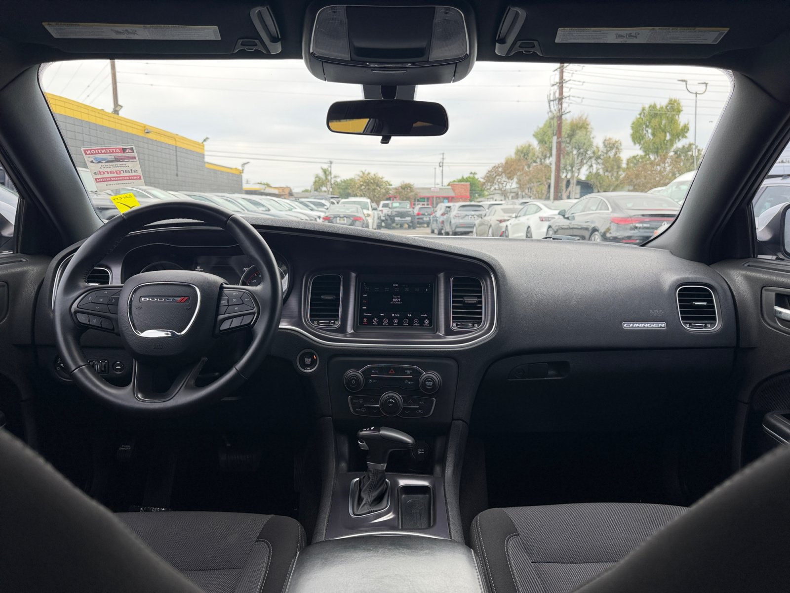 Used 2018 Dodge Charger SXT RWD image 16