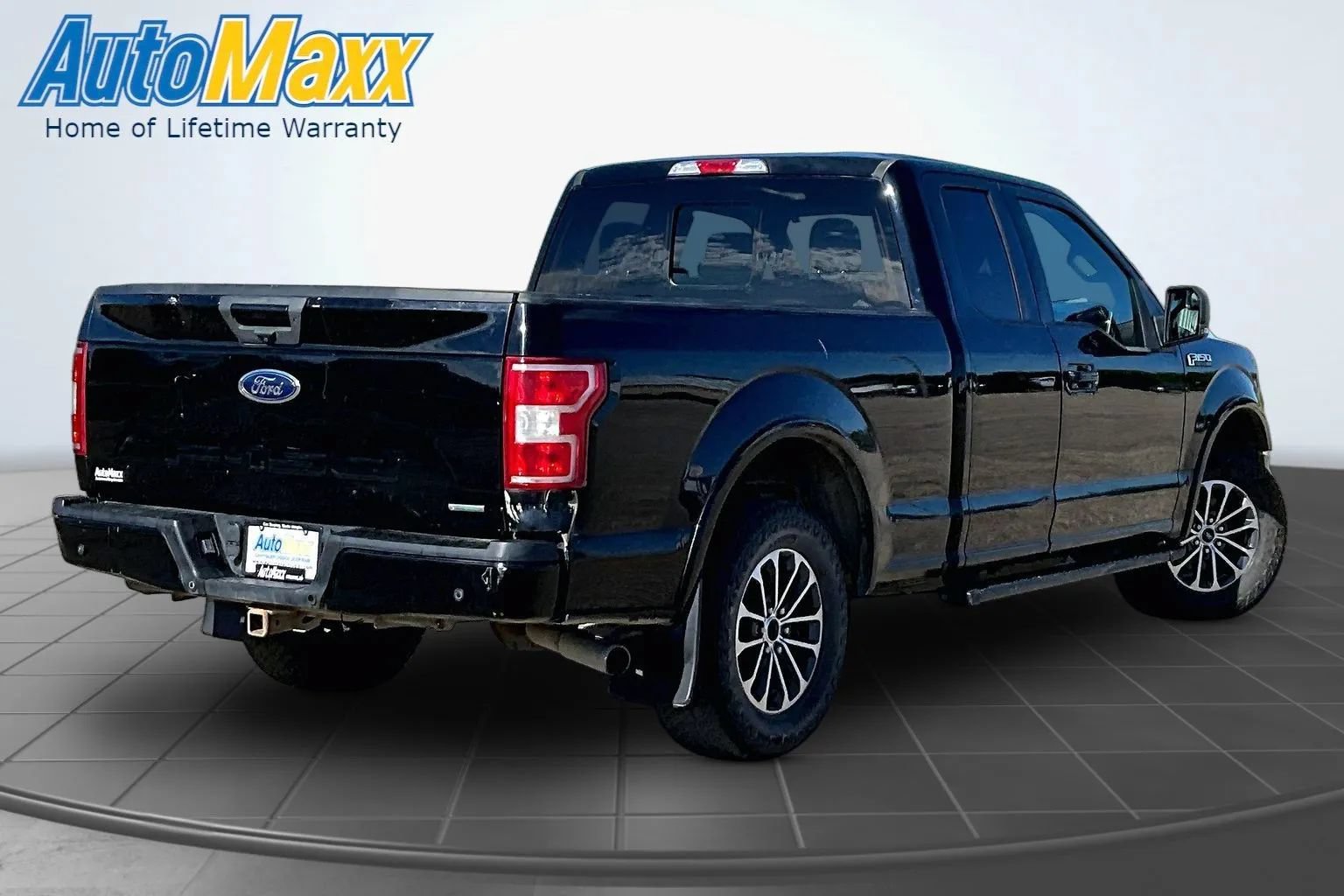 Used 2018 Ford F150 XLT w/ Equipment Group 302A Luxury AWD/4WD image 6