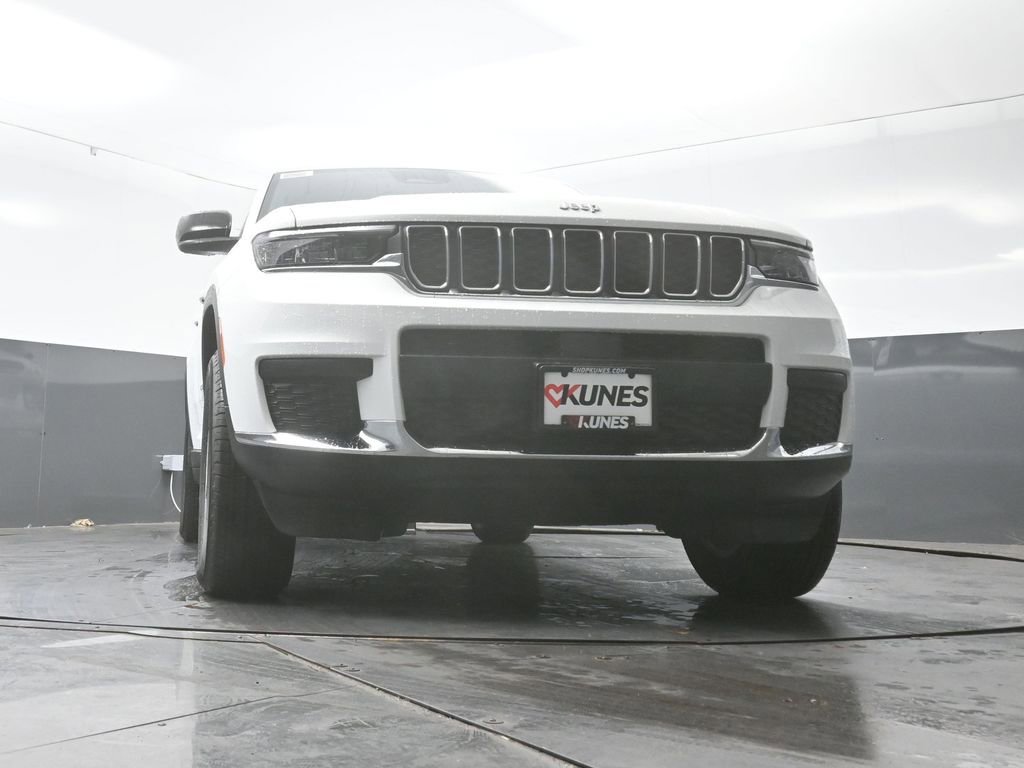 New 2026 Jeep Grand Cherokee L Laredo w/ Trailer Tow Package image 38