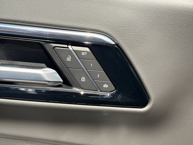 New 2026 Chevrolet Tahoe High Country AWD/4WD image 14