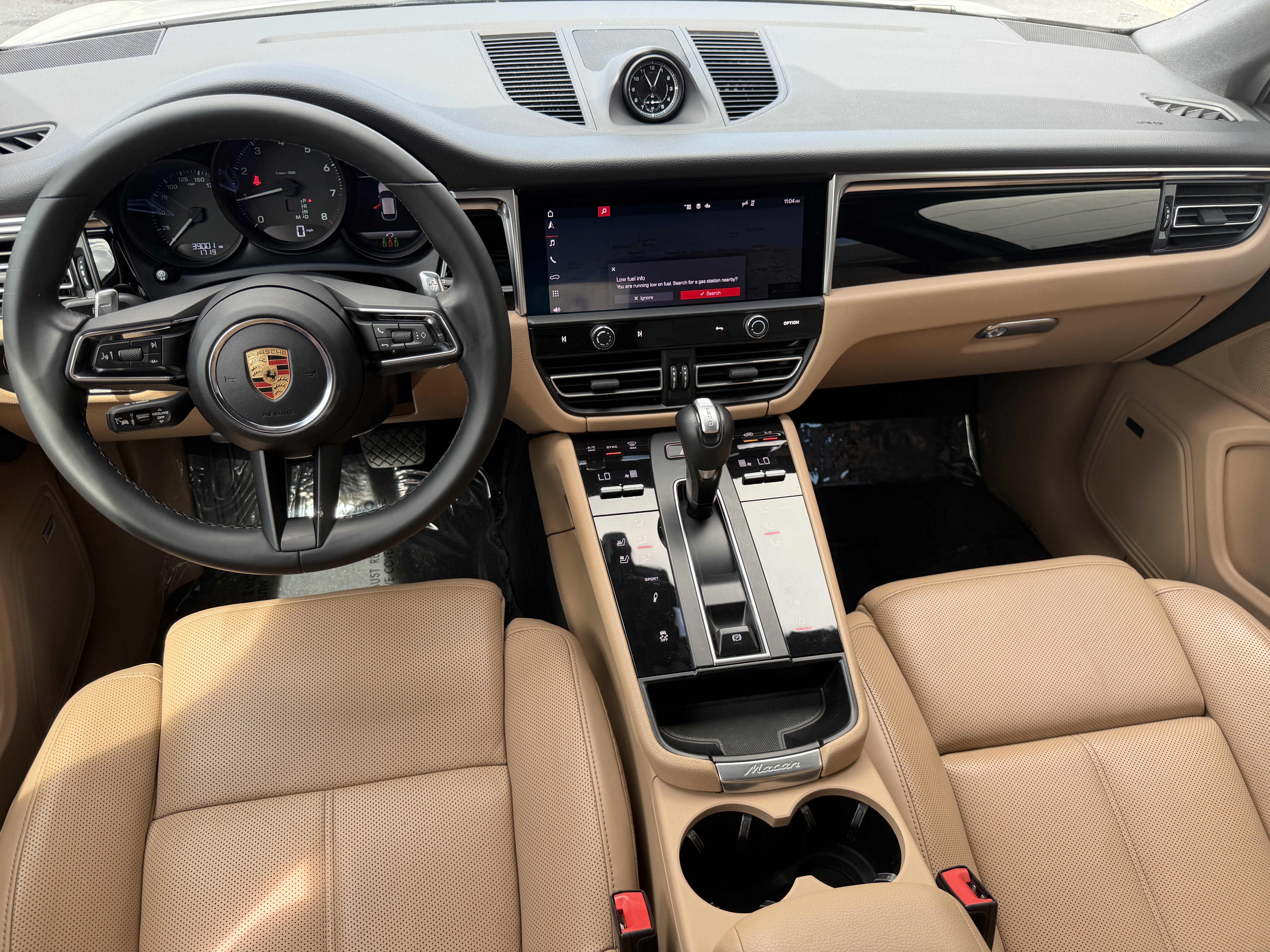 Certified 2024 Porsche Macan AWD/4WD image 15