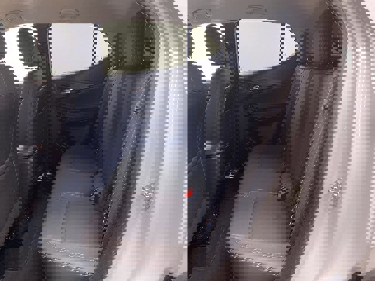 Used 2021 Buick Encore GX Preferred w/ Cold Weather Comfort Package image 16