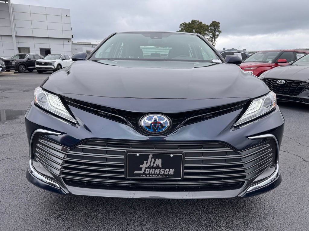 Used 2021 Toyota Camry XLE w/ Navigation Upgrade Package FWD image 8