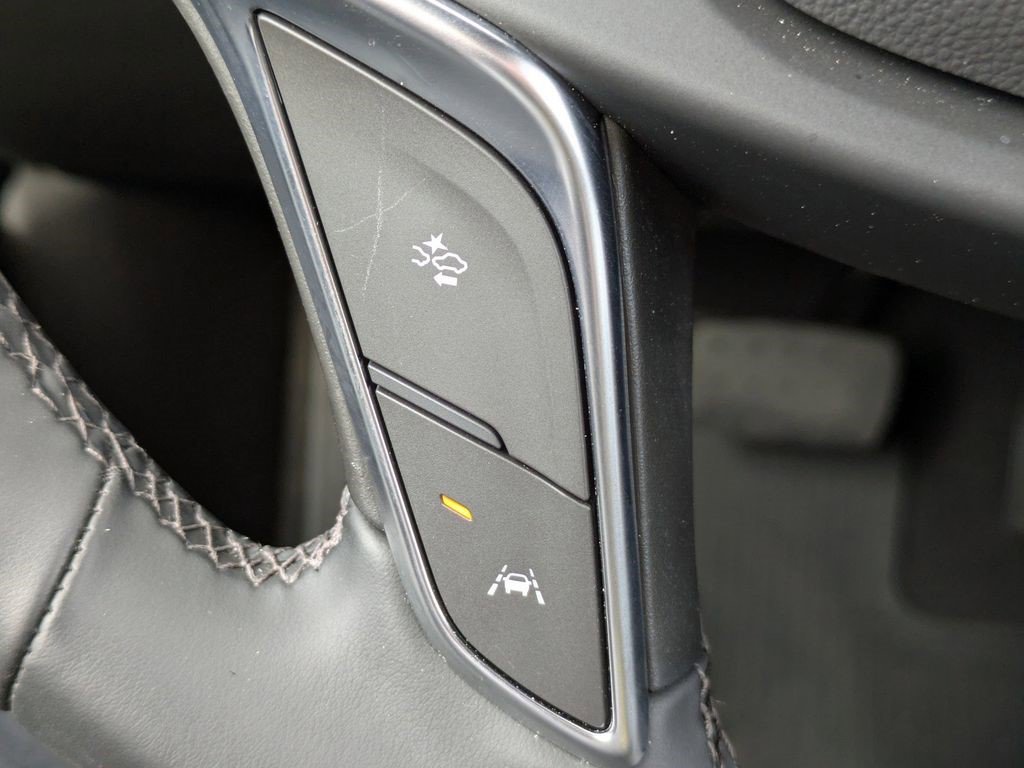 Certified 2025 Cadillac XT5 Luxury image 30