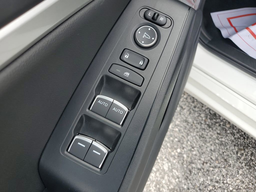 Certified 2025 Acura Integra Base image 17