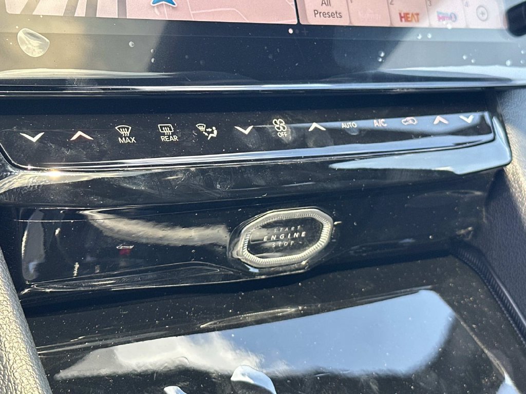 New 2027 Jeep Grand Cherokee Altitude AWD/4WD image 22