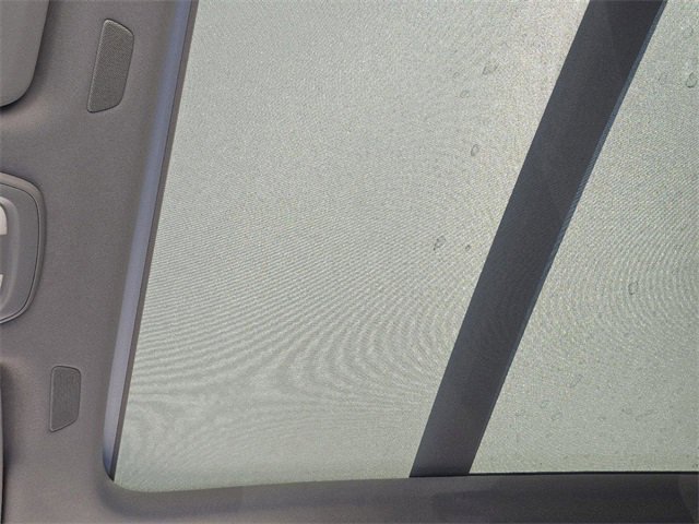 Certified 2025 Volvo XC60 T8 Plus w/ Protection Package Premier image 29