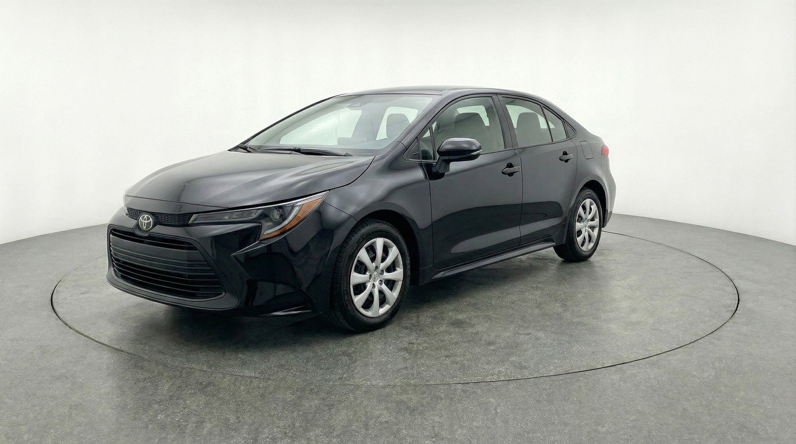 Used 2025 Toyota Corolla LE FWD image 3