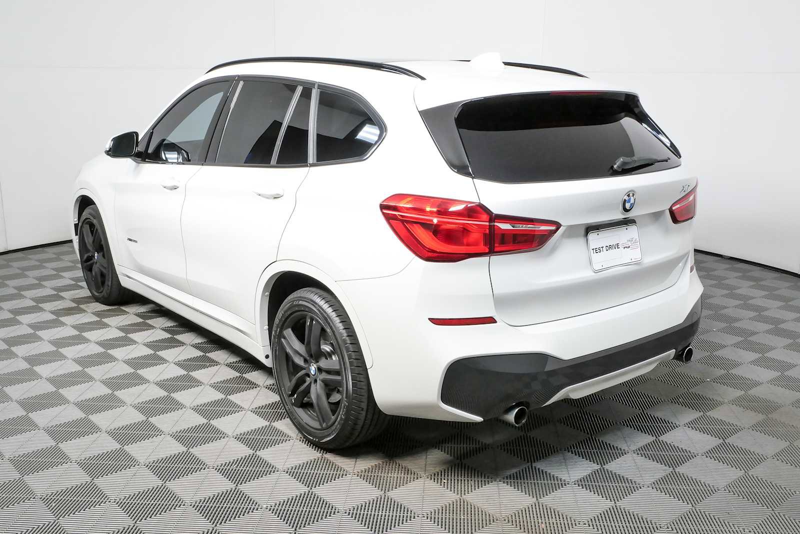 Used 2018 BMW X1 xDrive28i w/ M Sport Package AWD/4WD image 30