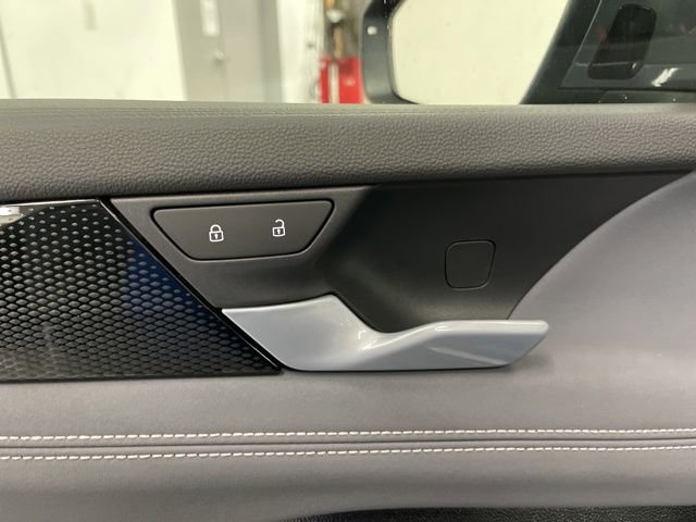 New 2026 Volkswagen Tiguan SE image 30