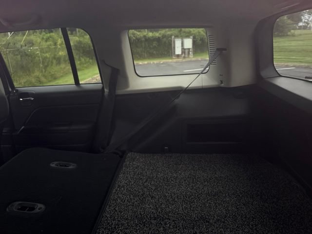 Used 2011 Jeep Patriot Latitude AWD/4WD image 5