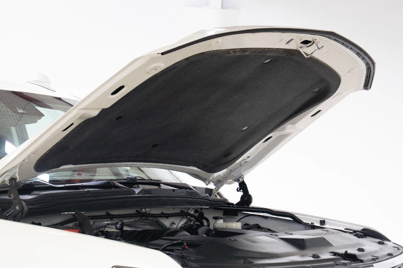 Used 2015 Chevrolet Suburban LTZ image 79