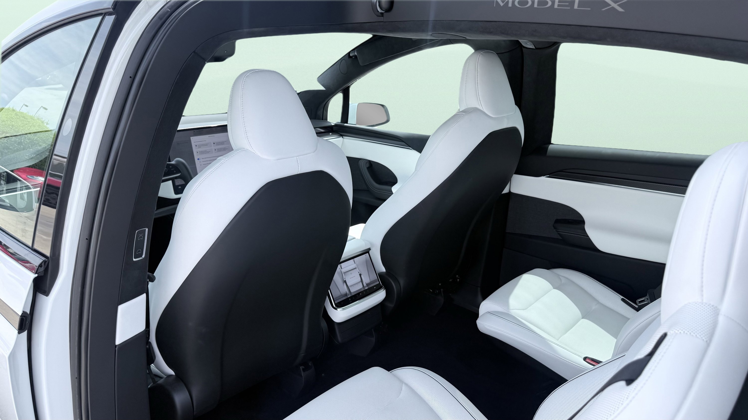 Used 2024 Tesla Model X Plaid image 44