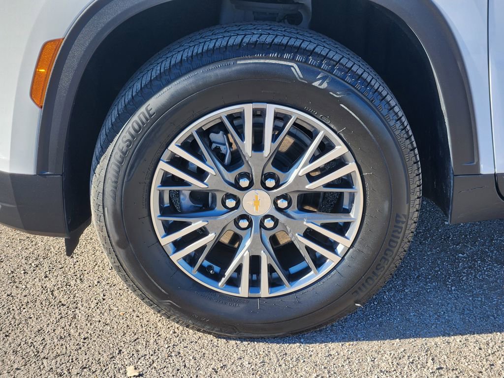 Used 2025 Chevrolet Traverse LT image 13