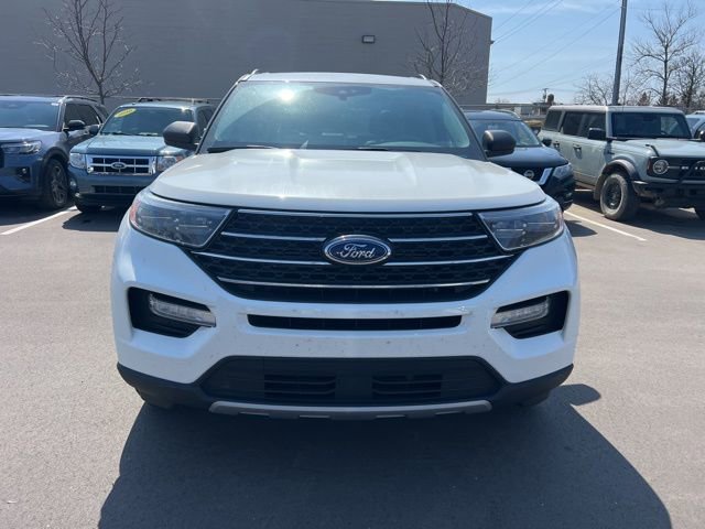 Used 2023 Ford Explorer XLT w/ Equipment Group 202A image 2
