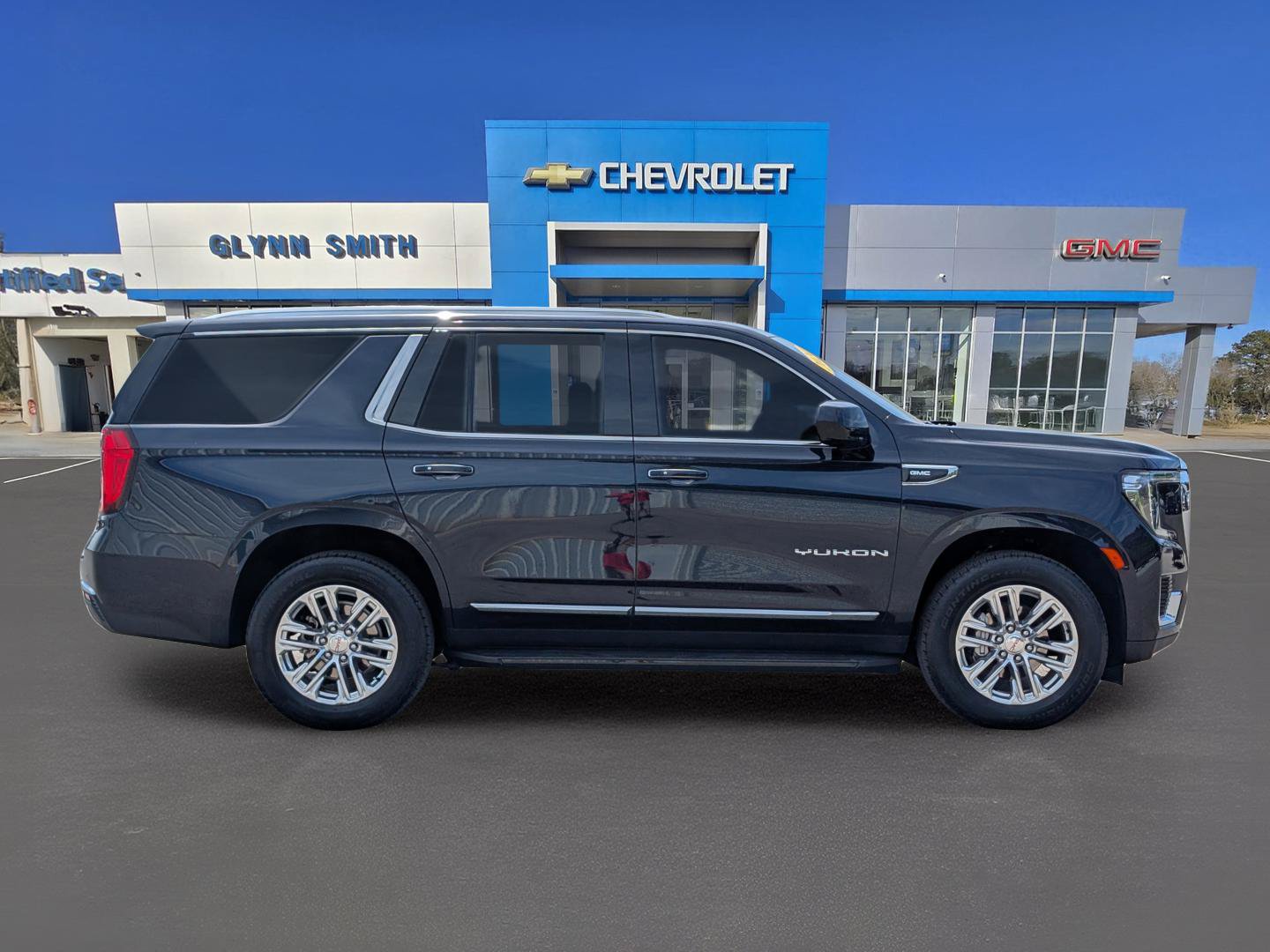 Used 2024 GMC Yukon SLT AWD/4WD image 7