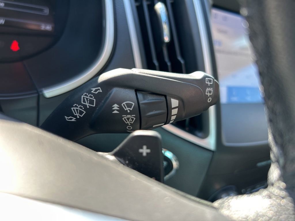 Used 2020 Ford Edge SEL w/ Cold Weather Package image 29