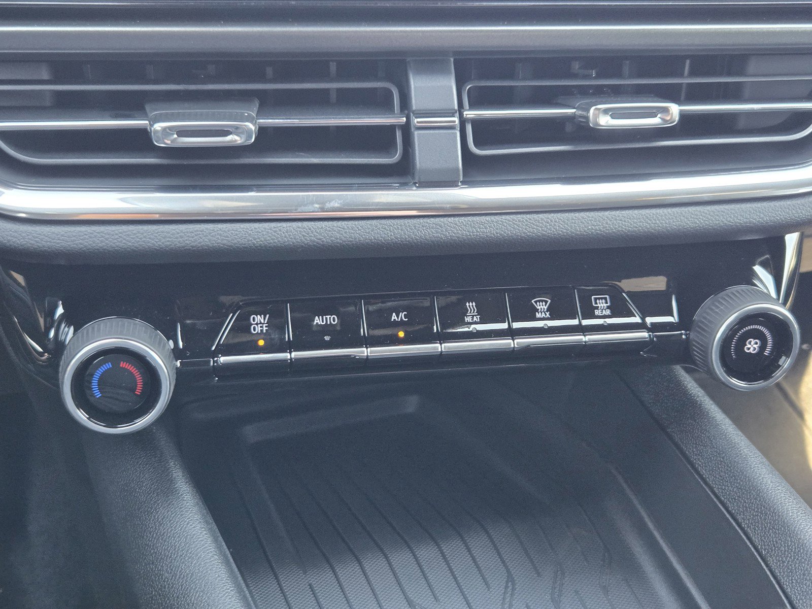 New 2026 Chevrolet Equinox EV LT w/ Comfort Package image 11