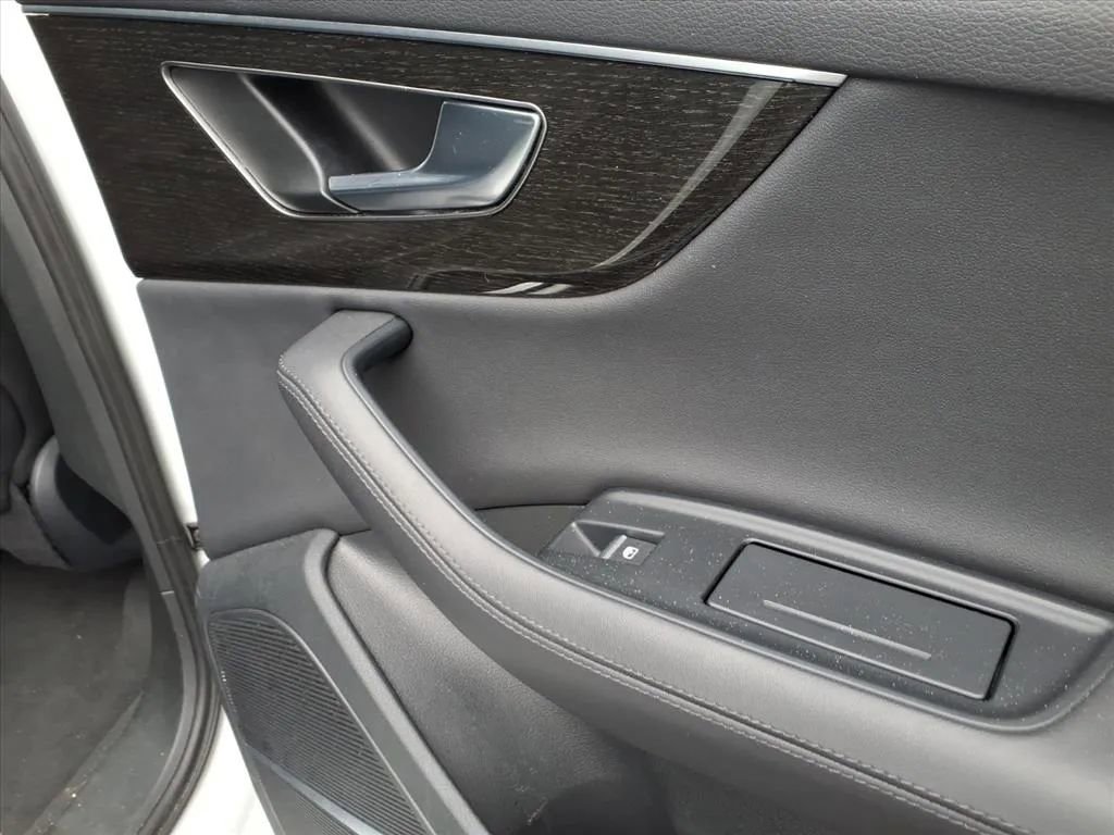 Used 2023 Audi Q7 3.0T Premium Plus image 15