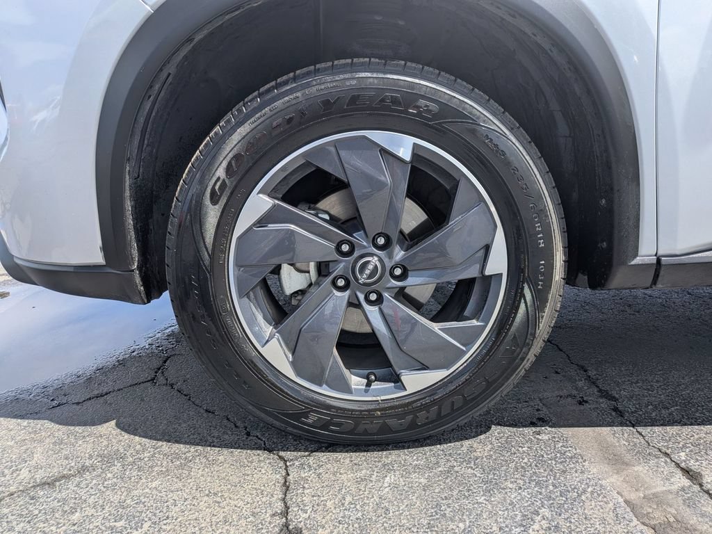 Used 2024 Nissan Rogue SV AWD/4WD image 38