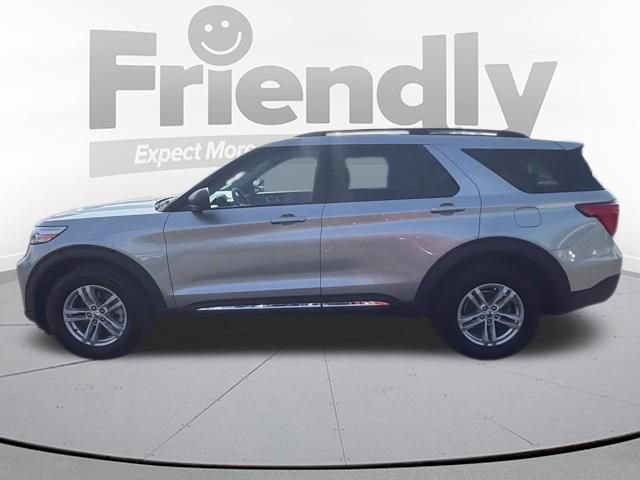 Used 2024 Ford Explorer XLT w/ Equipment Group 202A AWD/4WD image 3