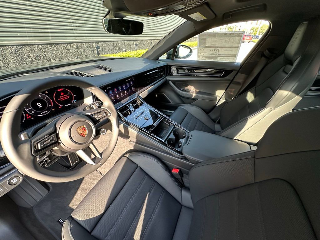 Used 2026 Porsche Panamera RWD image 4