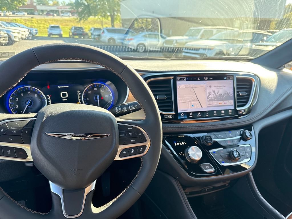 New 2026 Chrysler Pacifica Pinnacle image 17
