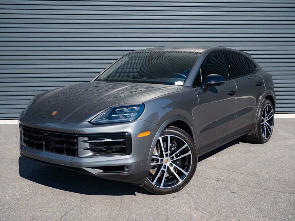 Used 2024 Porsche Cayenne S image 1