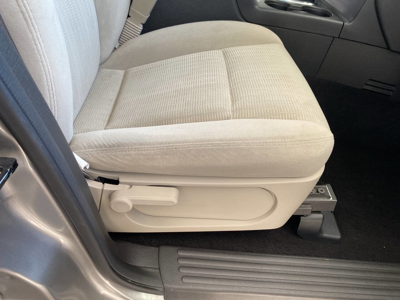 Used 2008 Ford Explorer XLT image 36