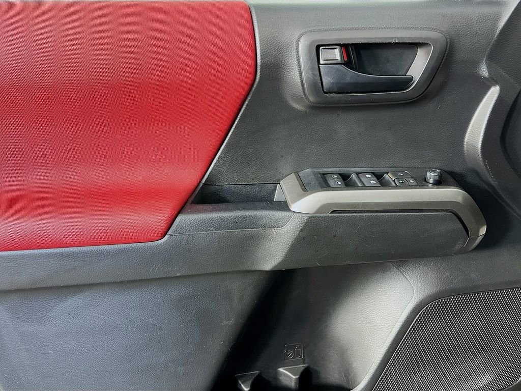 Used 2023 Toyota Tacoma SR5 AWD/4WD image 26