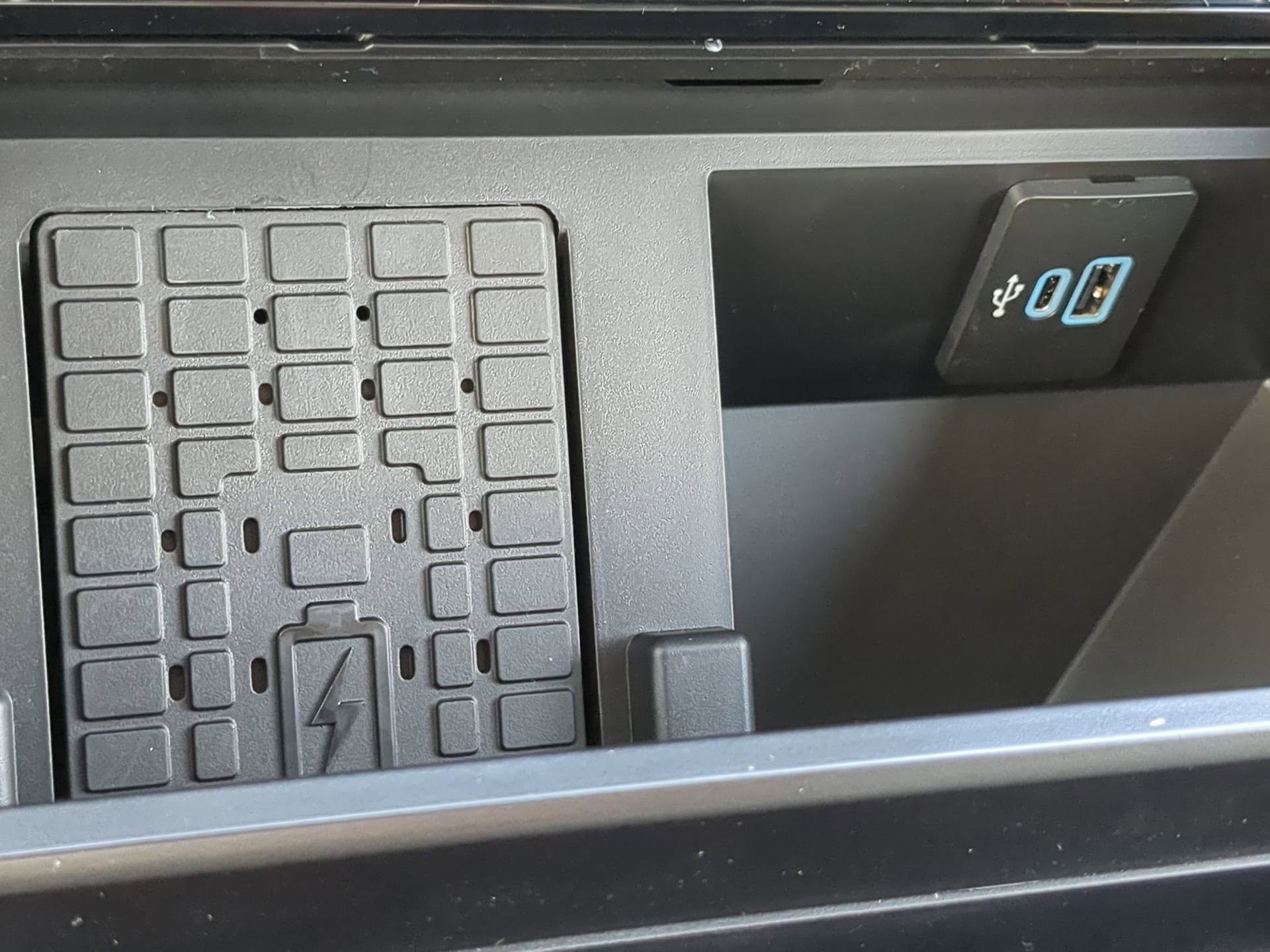 New 2026 Ford F350 Lariat w/ Black Appearance Package image 58