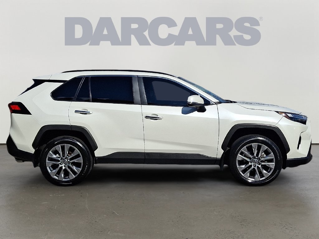 Used 2022 Toyota RAV4 Limited AWD/4WD image 7