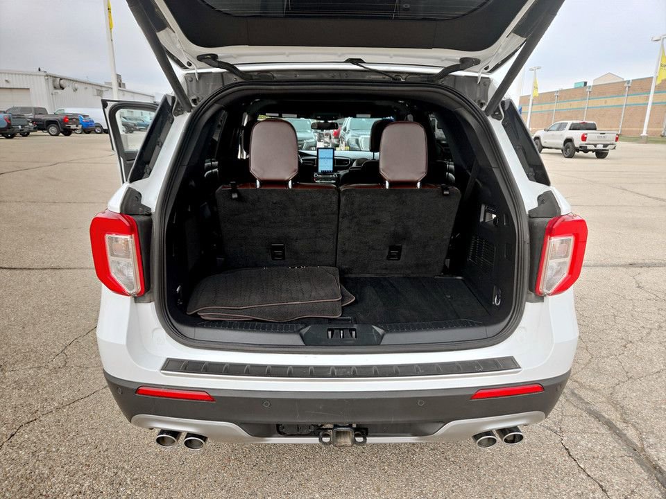 Used 2023 Ford Explorer Platinum w/ Technology Package image 33