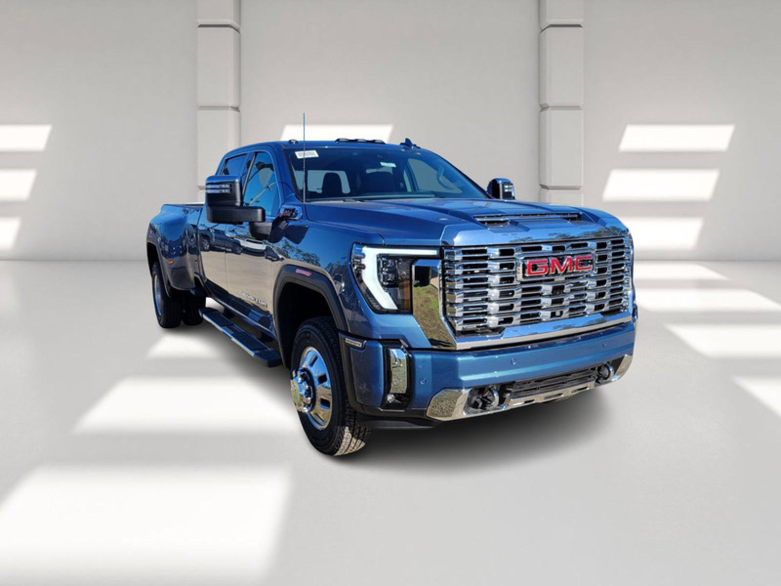 New 2026 GMC Sierra 3500 Denali w/ Denali Reserve Package image 3