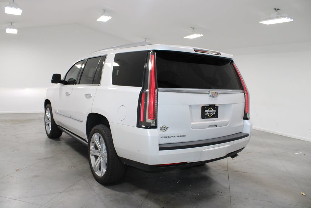 Used 2020 Cadillac Escalade Premium Luxury AWD/4WD image 8