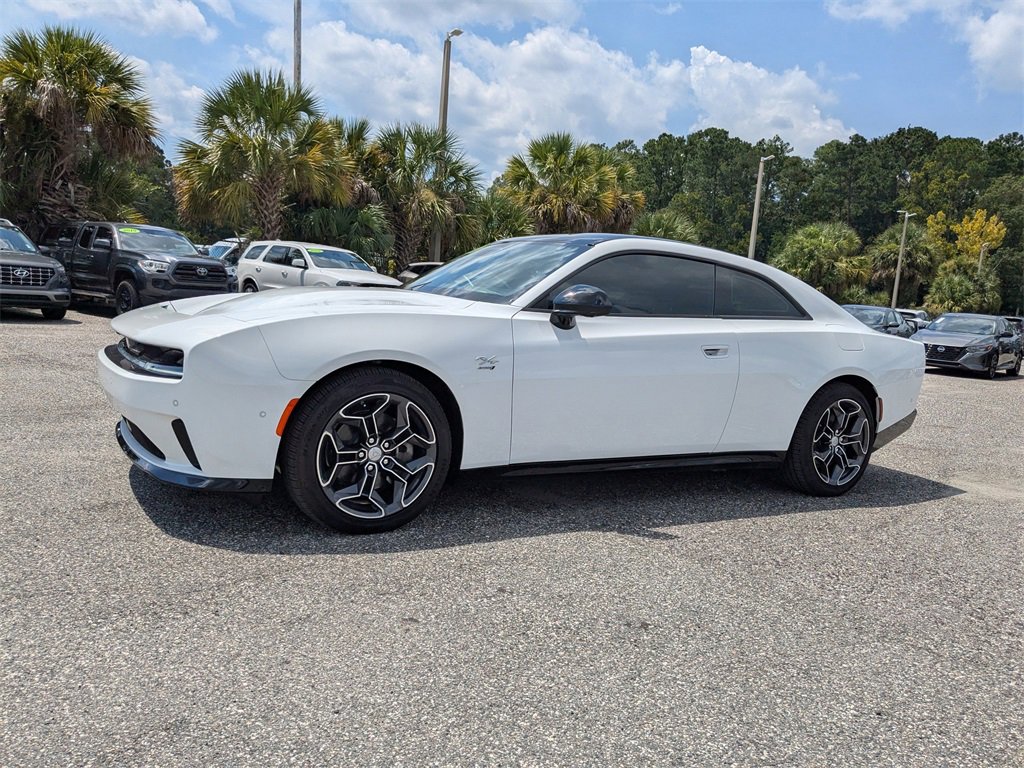 Used 2024 Dodge Charger R/T w/ Plus Group image 7