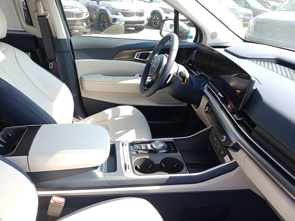 New 2026 Kia Carnival SX w/ SX Dark Edition Package image 7