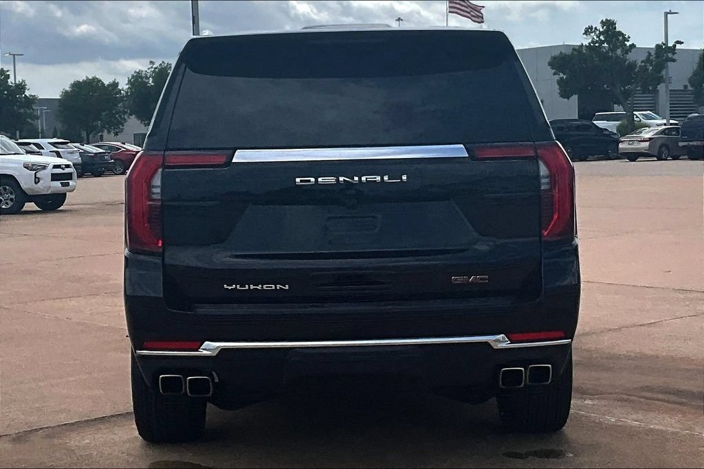 Used 2025 GMC Yukon XL Denali AWD/4WD image 4