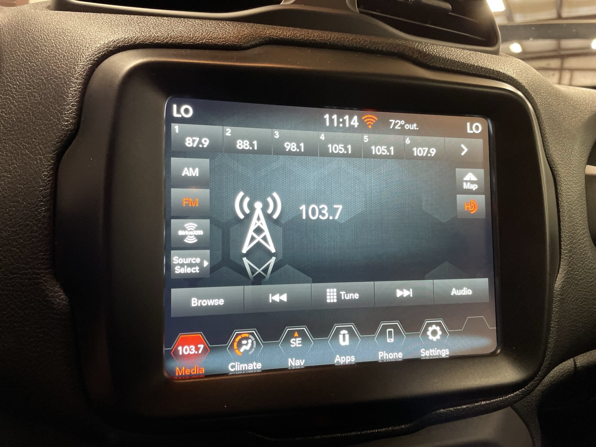 Used 2023 Jeep Renegade Latitude AWD/4WD image 18