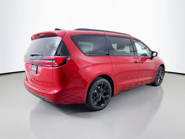 New 2026 Chrysler Pacifica Select w/ S Appearance Package FWD image 7