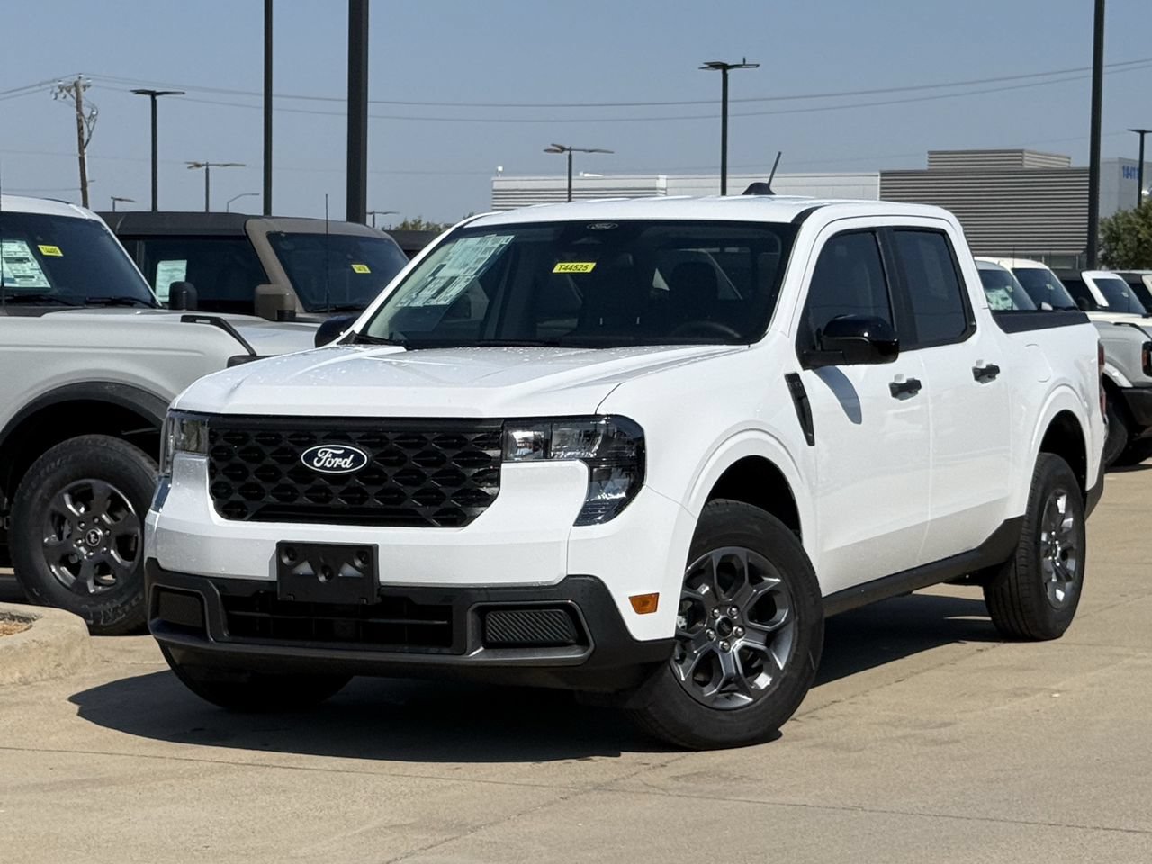 New 2026 Ford Maverick XLT w/ XLT Luxury Package FWD image 2